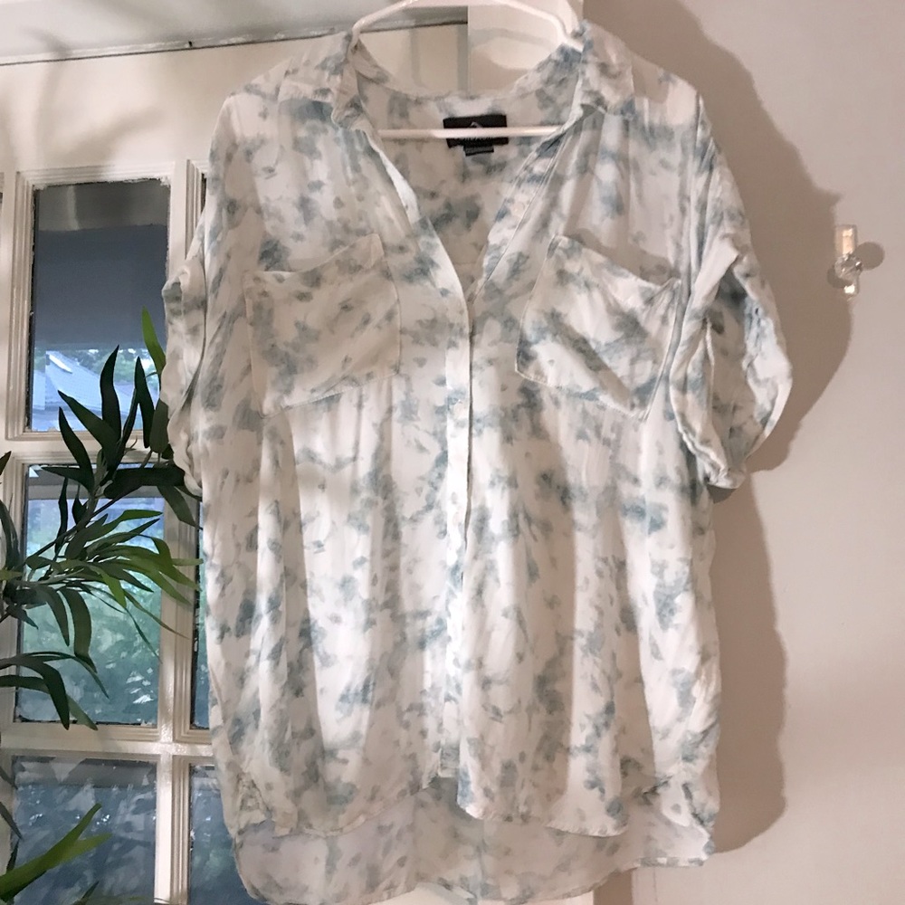 Jordache button up tshirt